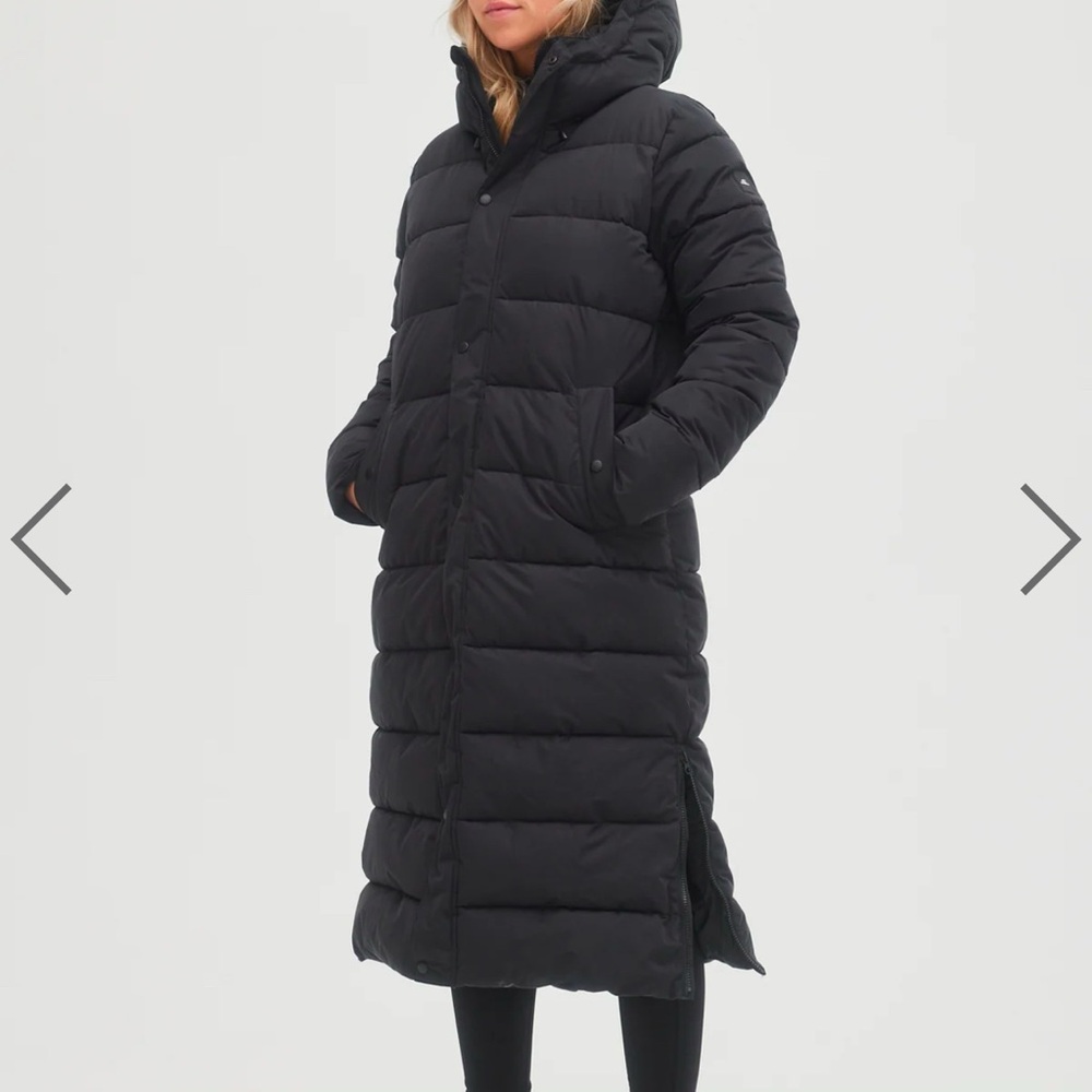 Black Puffer Winter Coat with Hood and Quilted Design* broken zipper